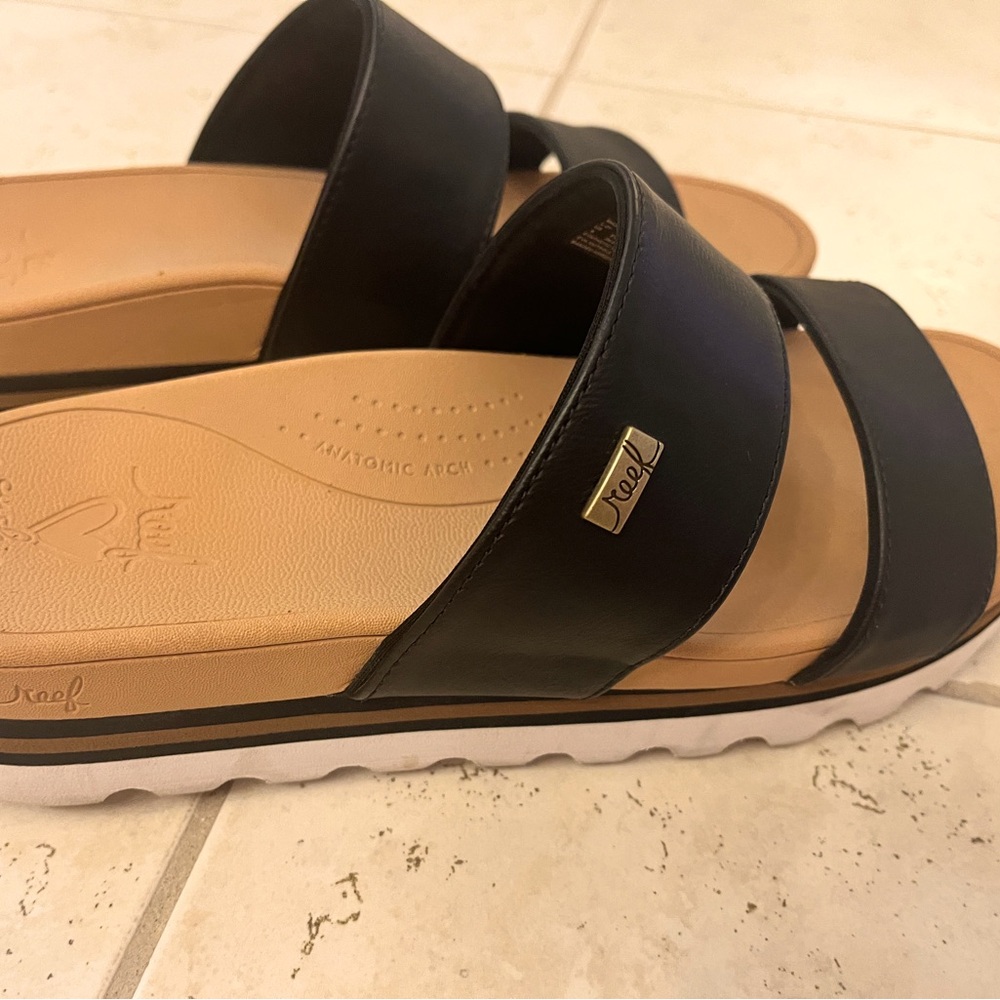 Reef Sandals size 8 women’s